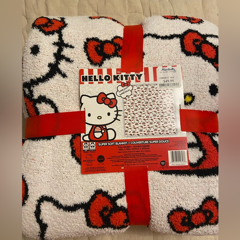 Full/Queen Hello Kitty Super Soft Red Bow Blanket